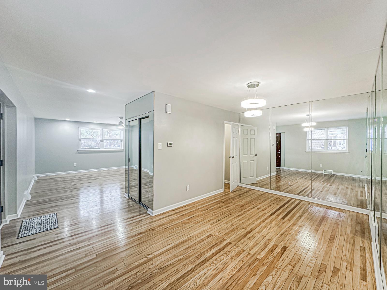 SOMERTON - Residential