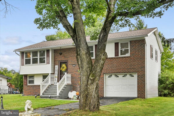 395 MARSHALL DR, ORWIGSBURG, PA 17961 - Image 4e86cd1cc1eaf0b102201b8c040cc0fa/4287420557