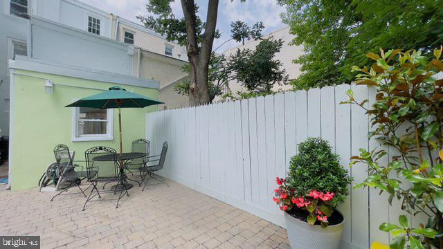 719 N UBER STREET