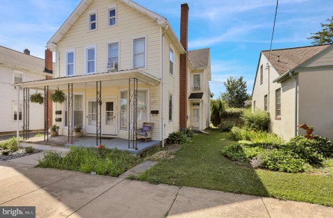 Townhouse For Sale - 236 Church Avenue<br/> EPHRATA, PA 17522