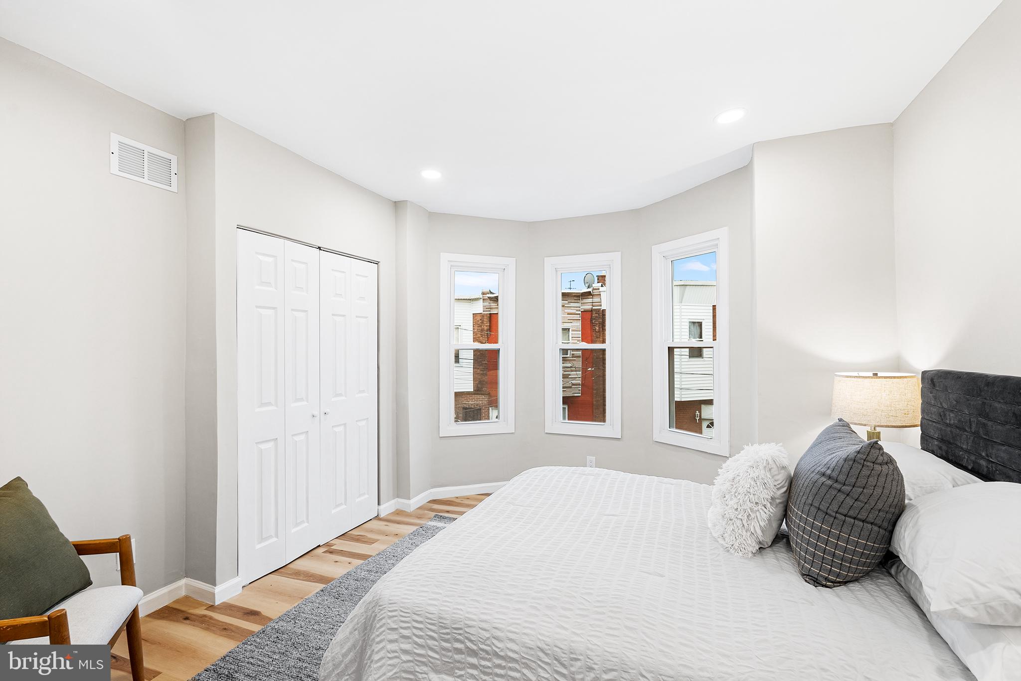 POINT BREEZE - Residential