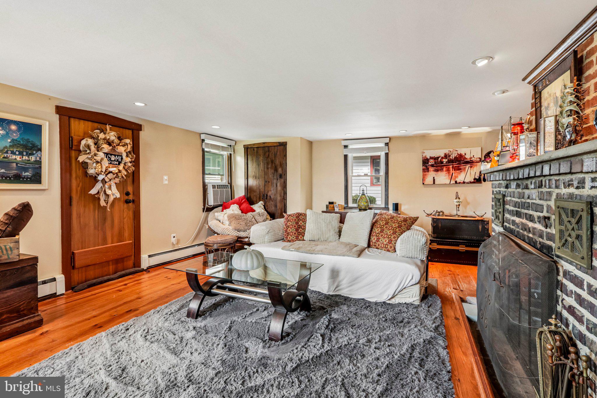 3 S BRIDGEPORT ROAD
