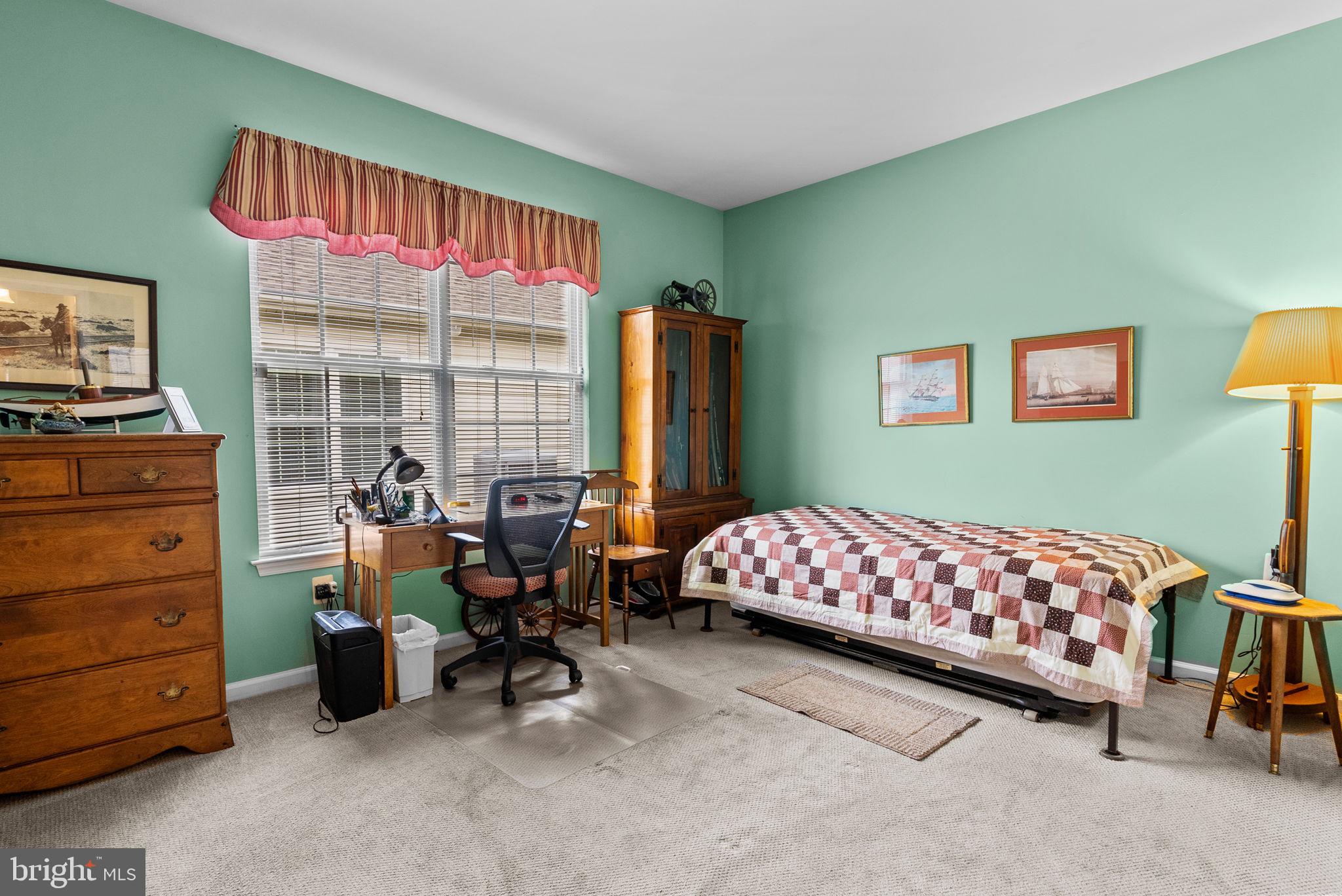 HERITAGE CR ESTS - Residential