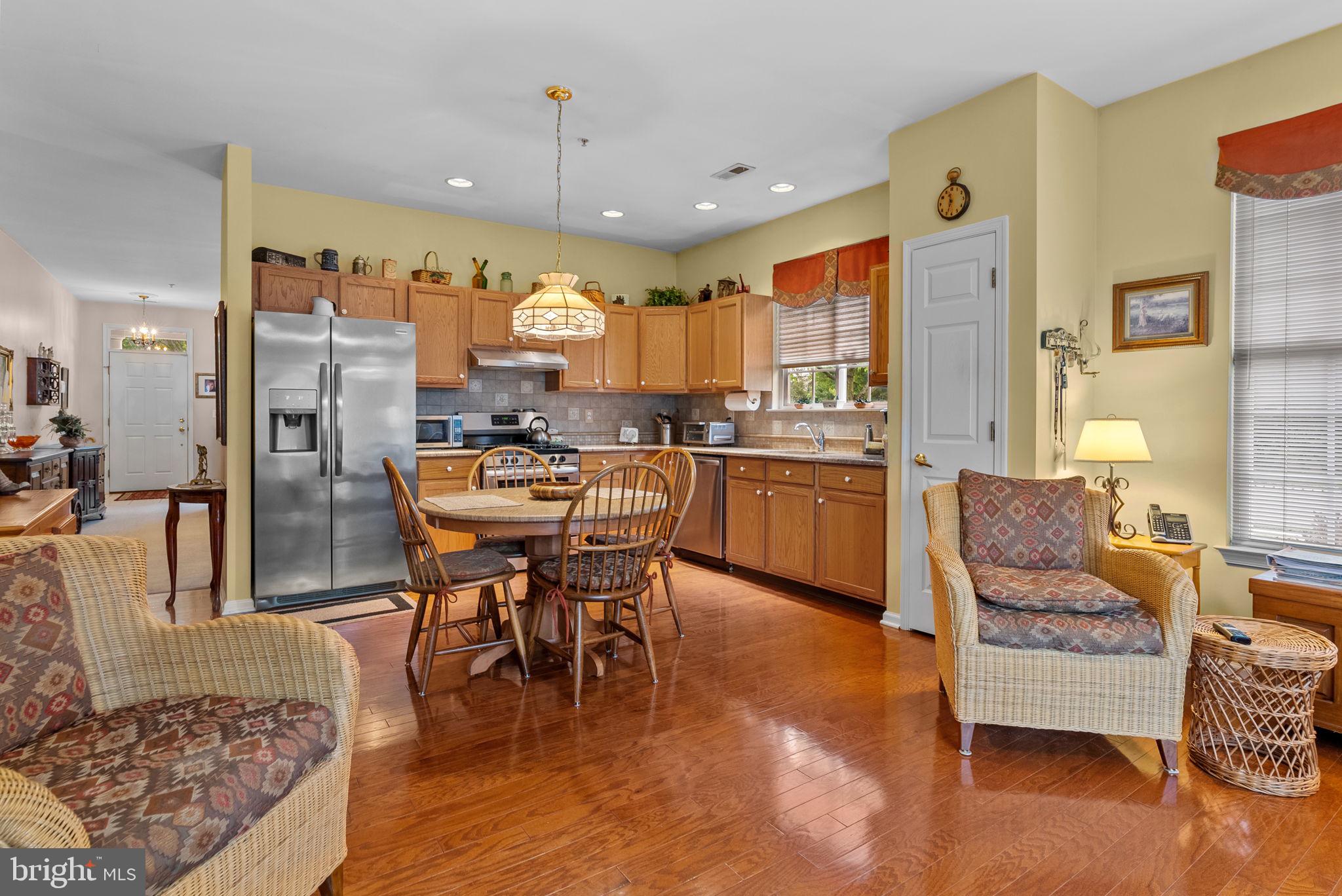 HERITAGE CR ESTS - Residential