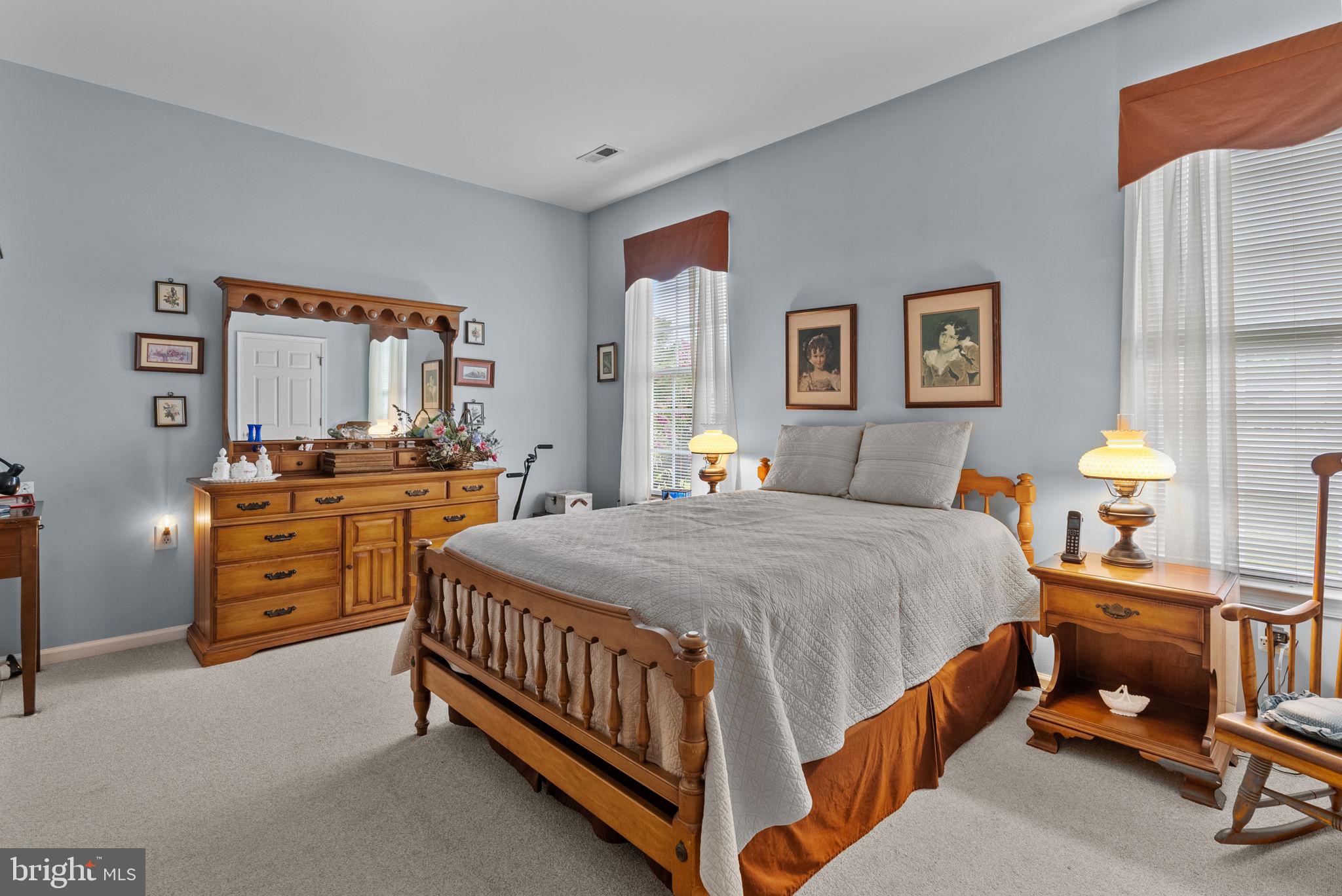 HERITAGE CR ESTS - Residential