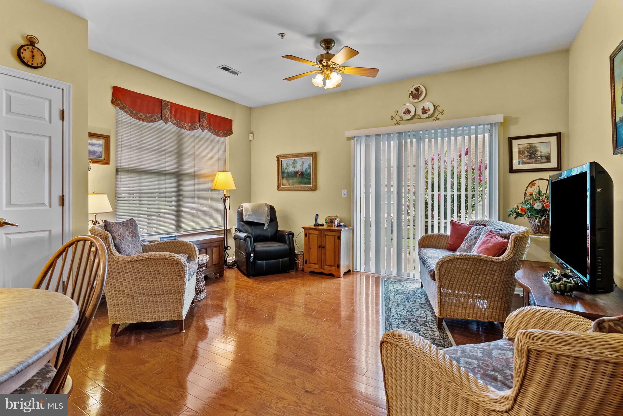 HERITAGE CR ESTS - Residential