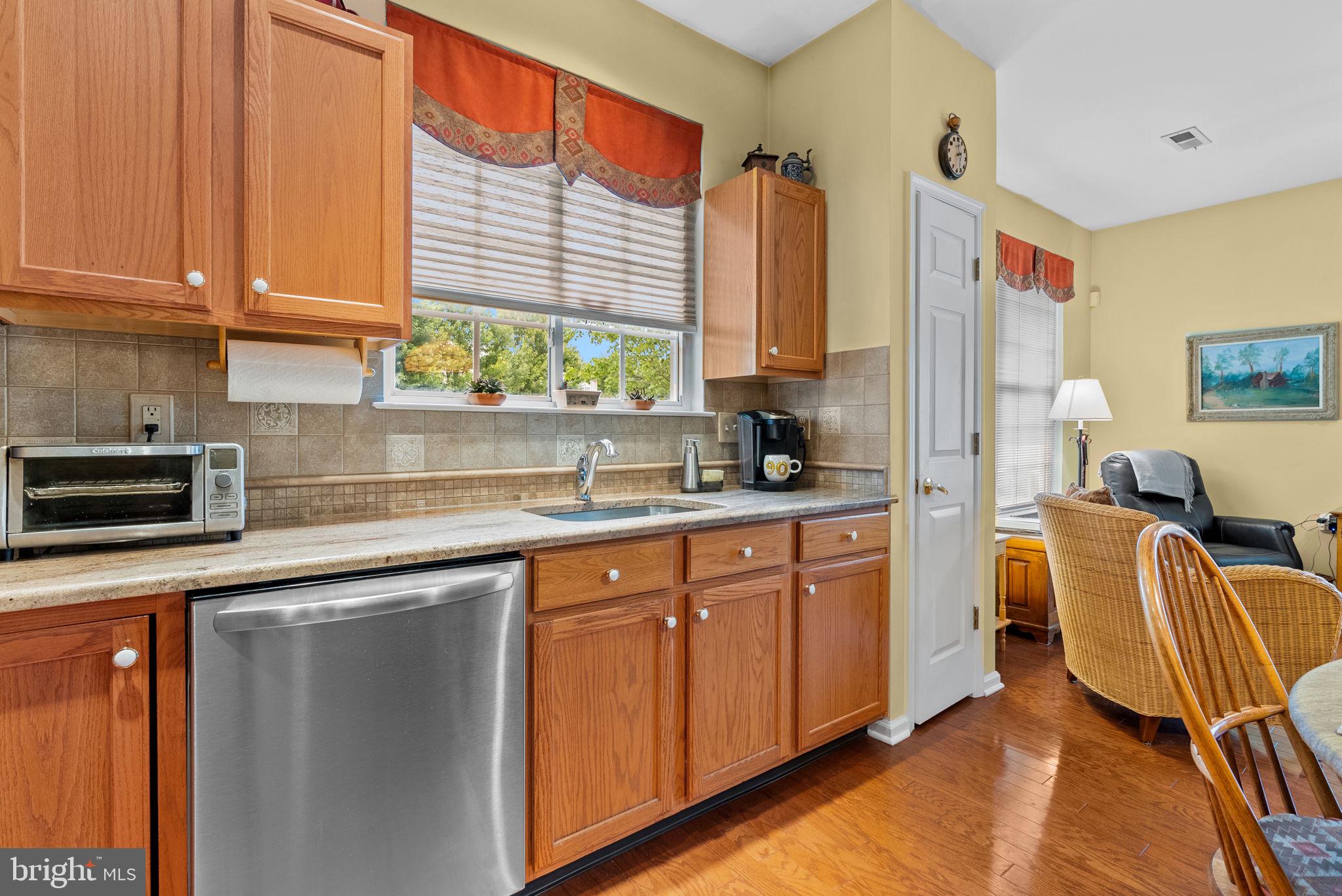 HERITAGE CR ESTS - Residential