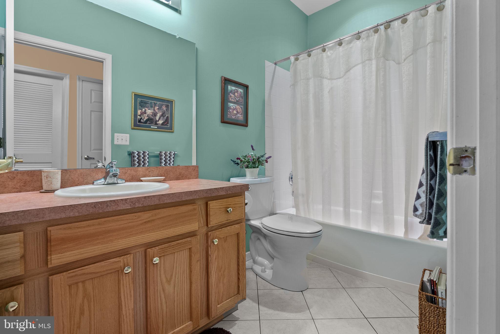 HERITAGE CR ESTS - Residential