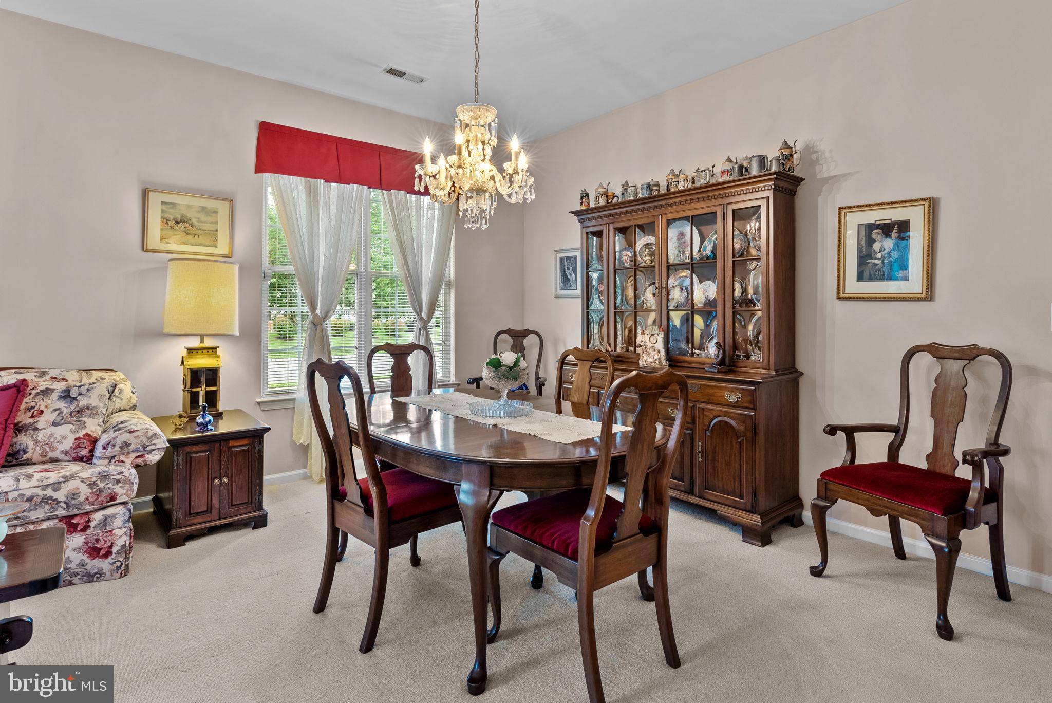 HERITAGE CR ESTS - Residential