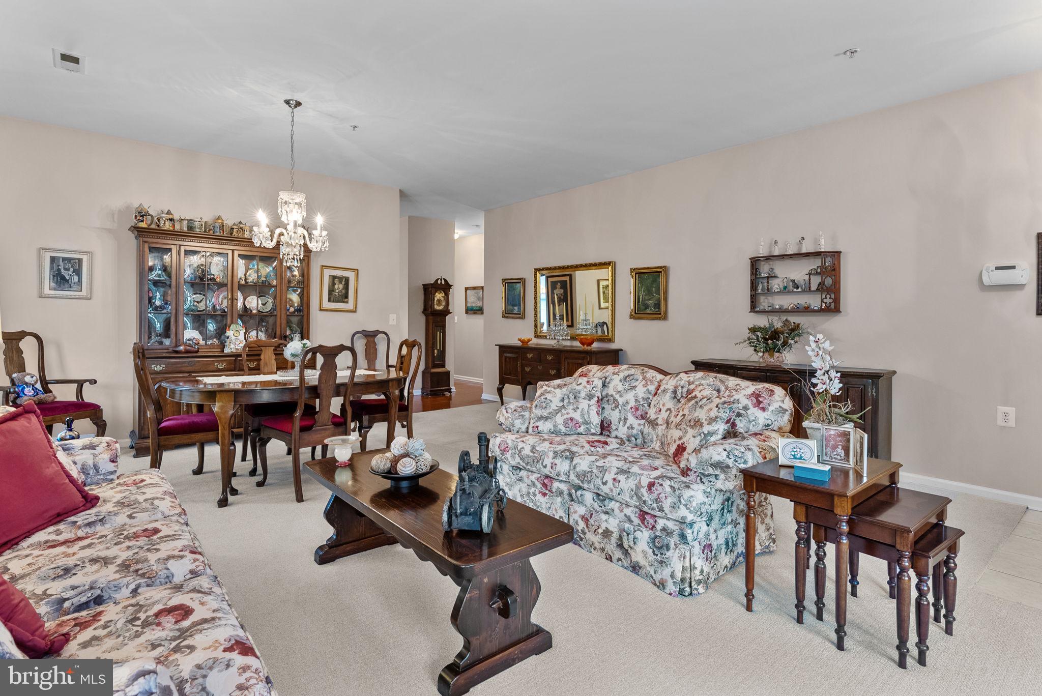 HERITAGE CR ESTS - Residential