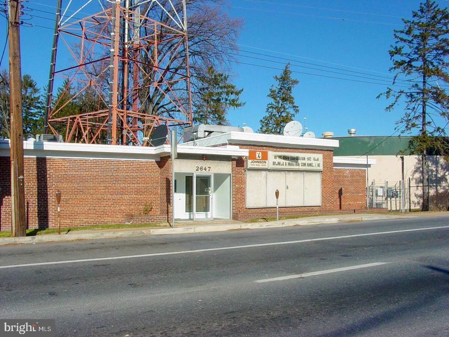 Approximately 800 square feet will come with 10 parking spaces(to be negotiated). Unique location from office to retail, hair salon, professional, anything is possible in this 800 sq ft space. At $2,275 plus utilities this building is rightly priced for your needs. Come and visit this perfect site! Call 0wner directly since its a limited service listing. Unique opportunity in the heart of the Wheaton revitalization project. Great value & exposure on University Blvd corner of Veirs Mill. Near the Wheaton metro station (red line), the Westfield Wheaton Mall, Costco, the future government office building & town square. Property comes with open parking spaces in the back. Showing  by appointment with owner ONLY.