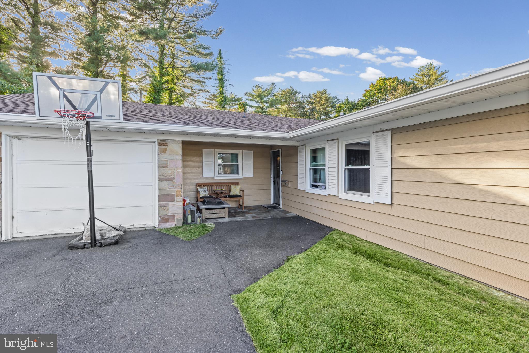 11 HASTING LANE