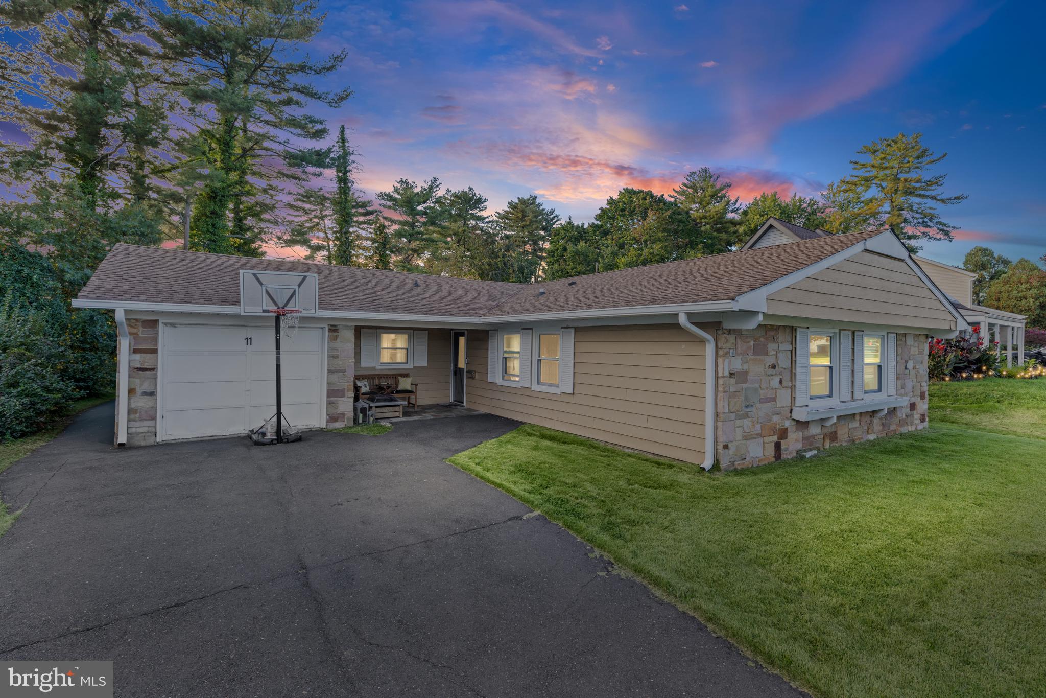 11 HASTING LANE