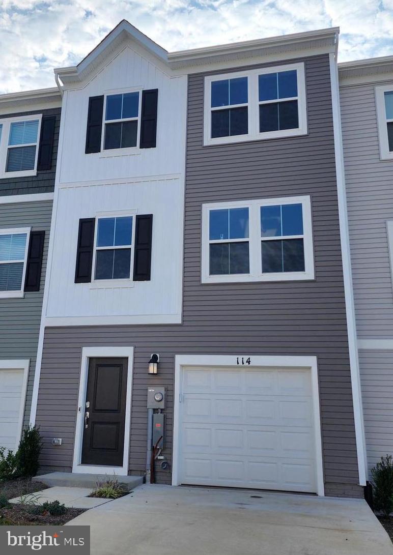 THE GALLERY - Residential Lease