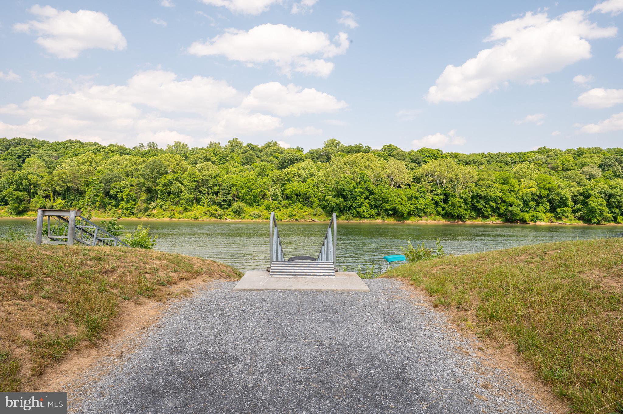 CROSSINGS ON THE POTOMAC - Residential