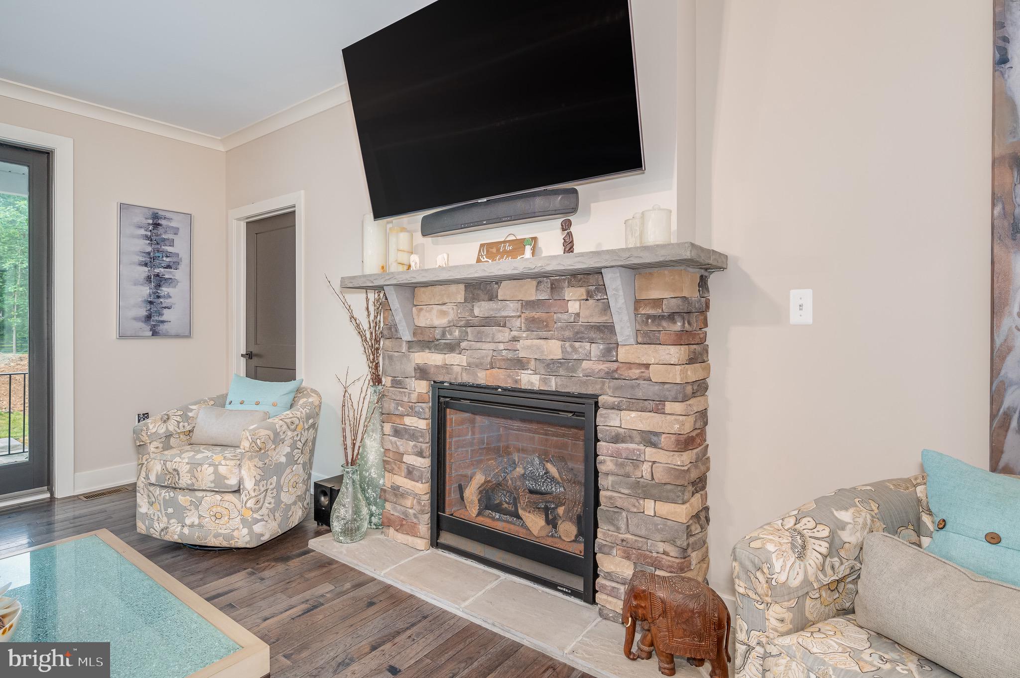 CROSSINGS ON THE POTOMAC - Residential