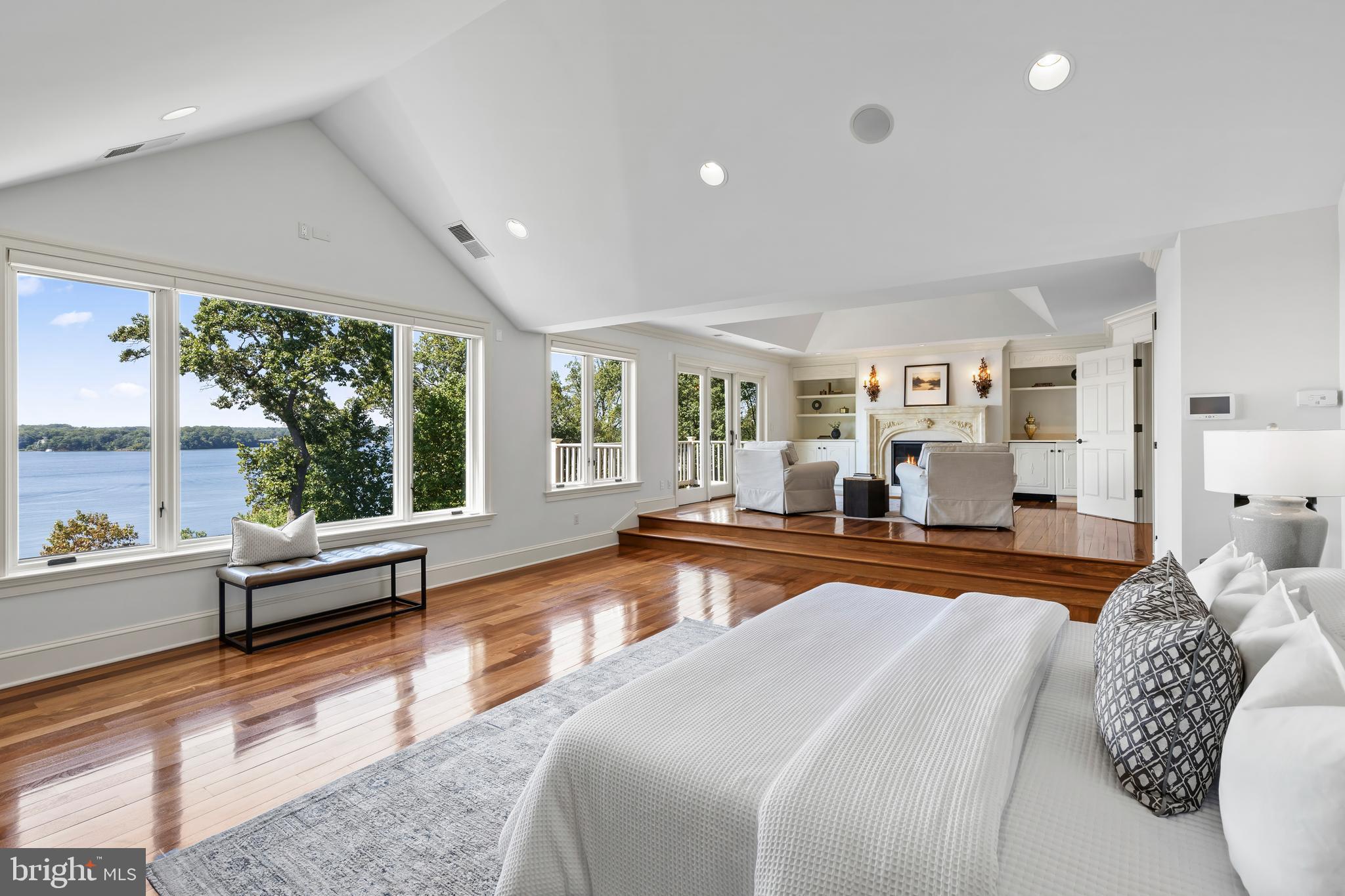 PENDENNIS MOUNT - Residential