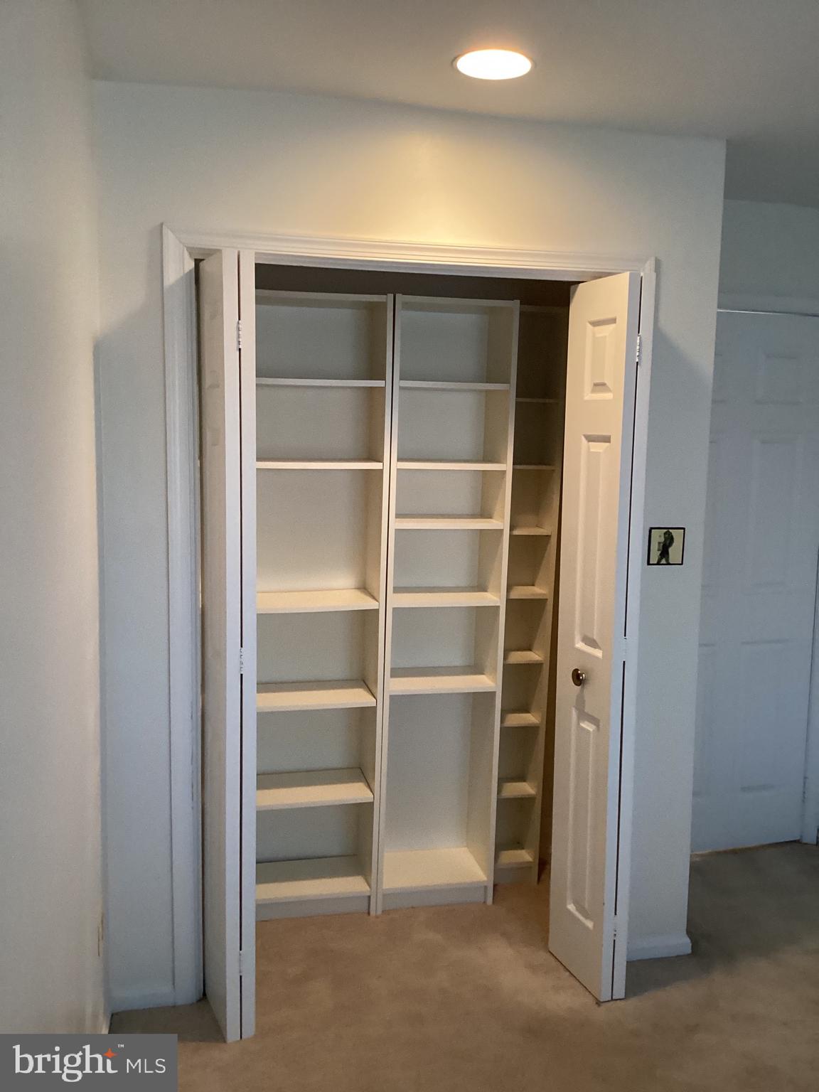 WOODSIDE - Residential