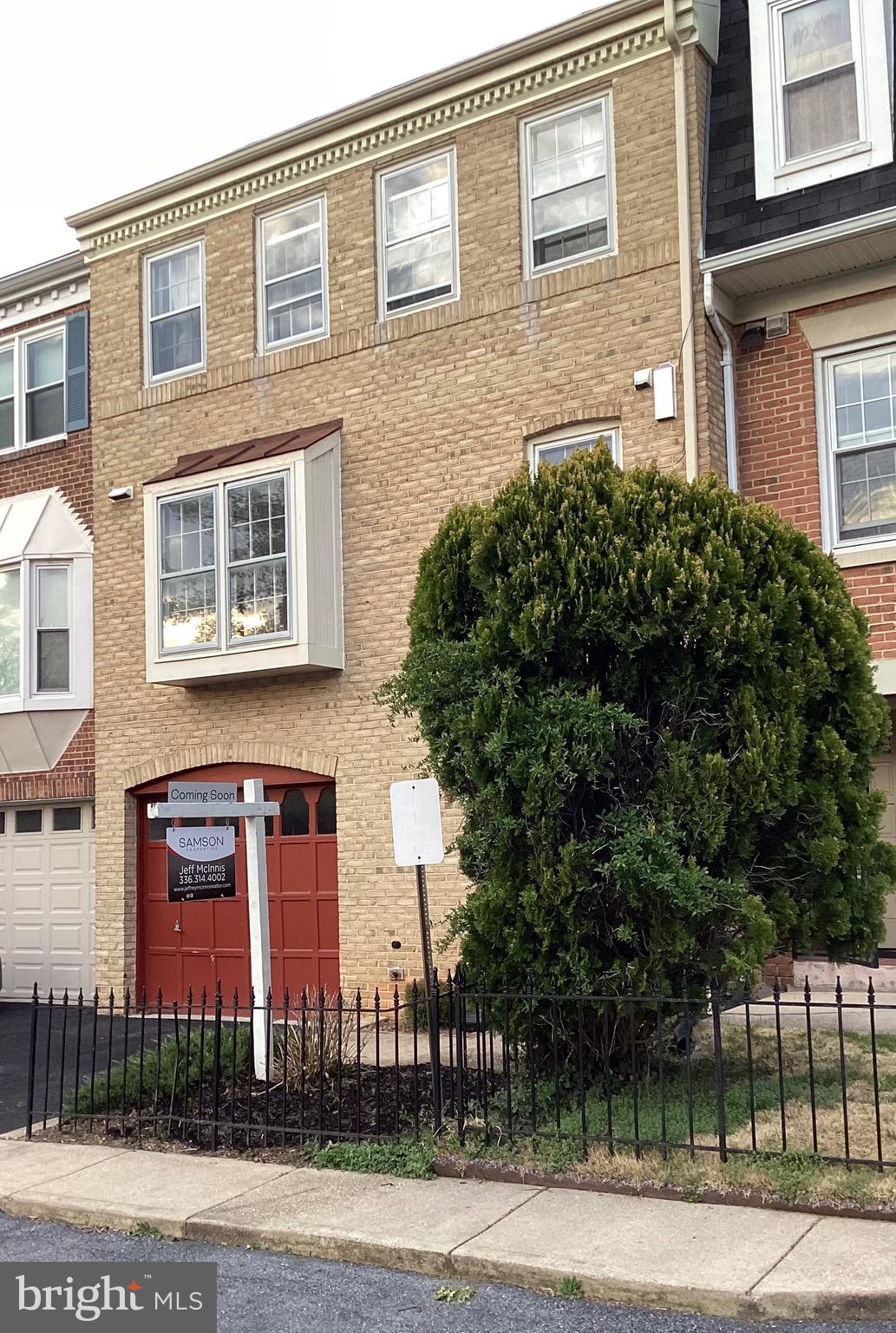 WOODSIDE - Residential