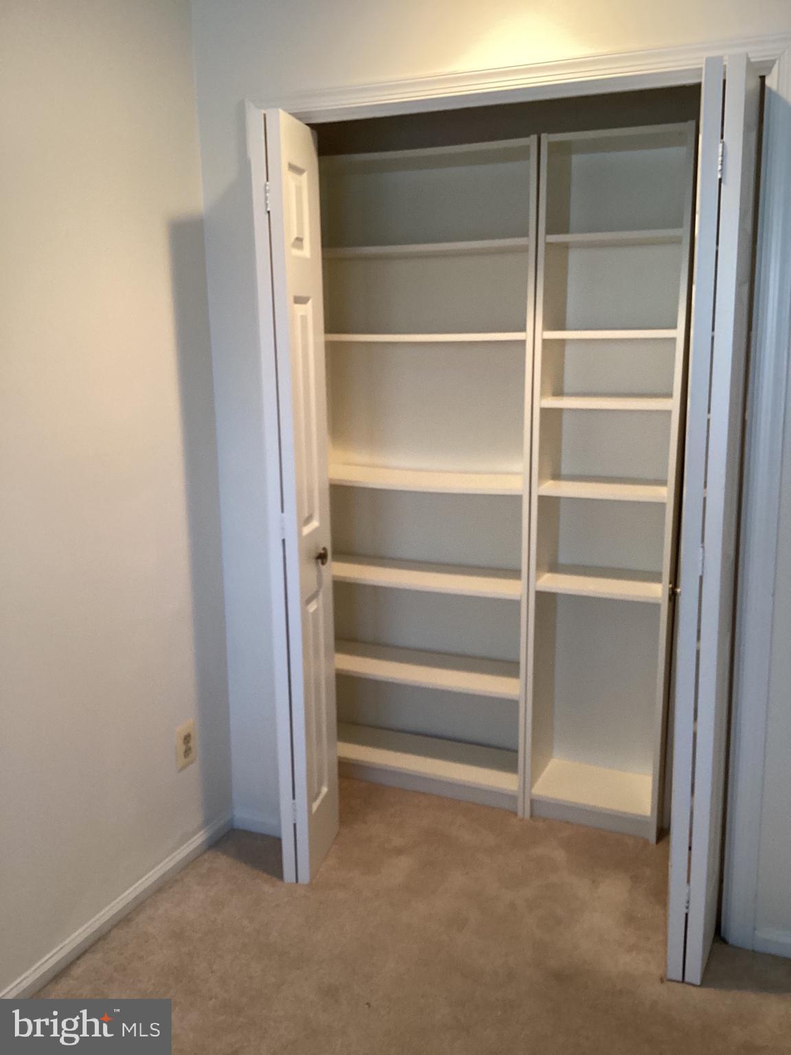 WOODSIDE - Residential