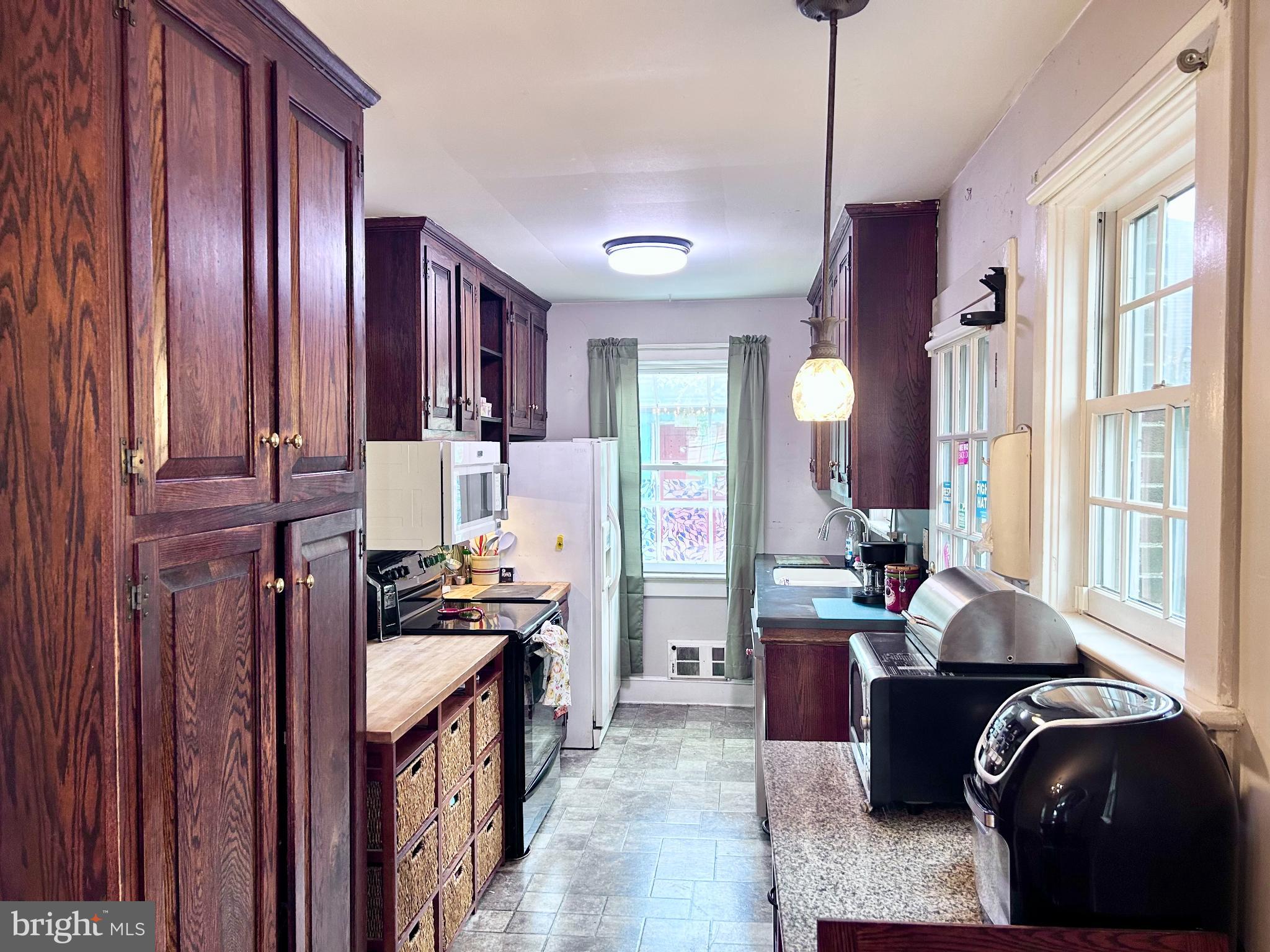 COLLEGE HEIGHTS - Residential