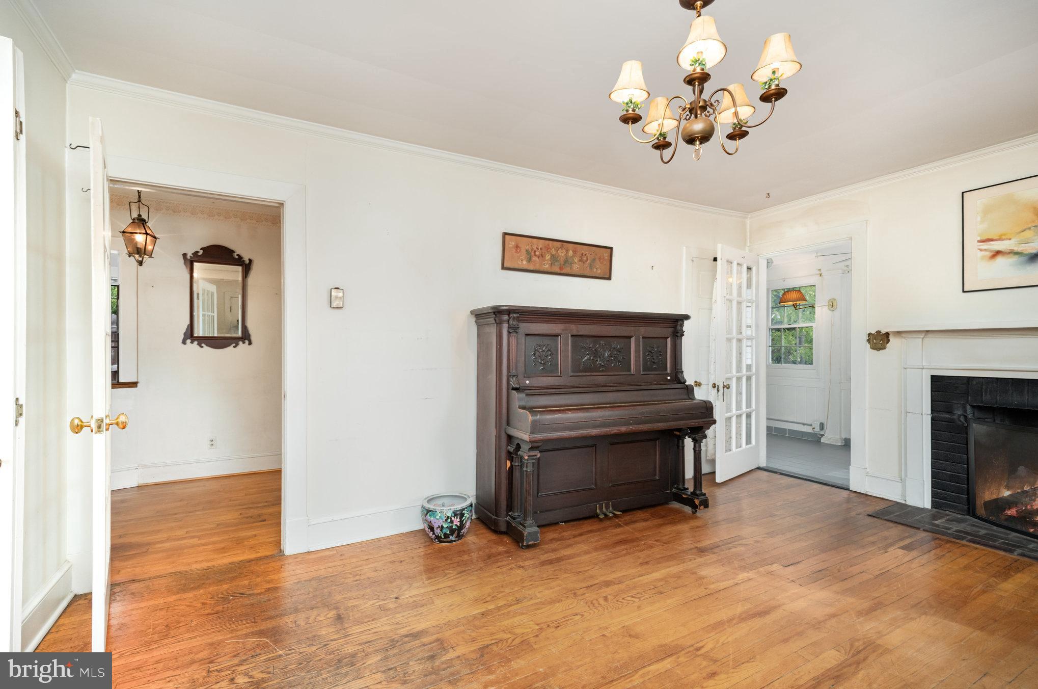 COLLEGE HEIGHTS - Residential