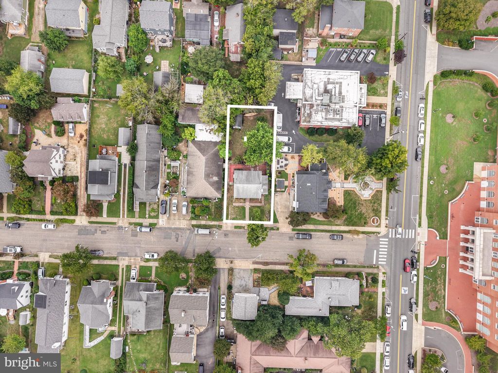 Photo of 1209 Parcell Street, FREDERICKSBURG, VA 22401 (MLS # VAFB2008926)
