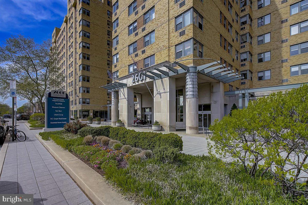 ART MUSEUM AREA - Residential Lease