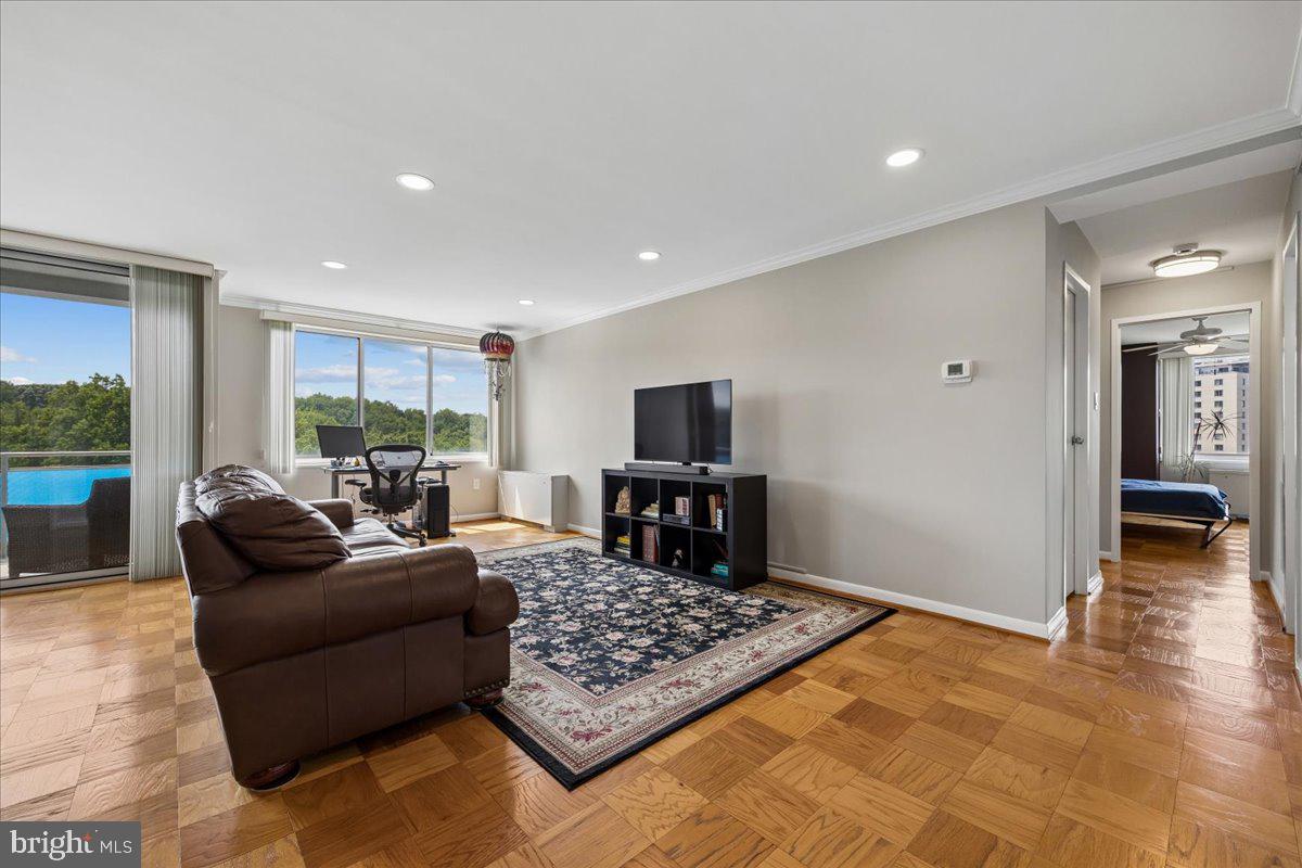 10201 GROSVENOR PLACE 1009