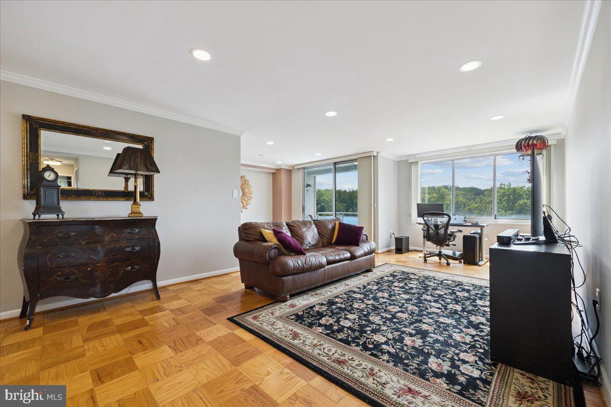 10201 GROSVENOR PLACE 1009