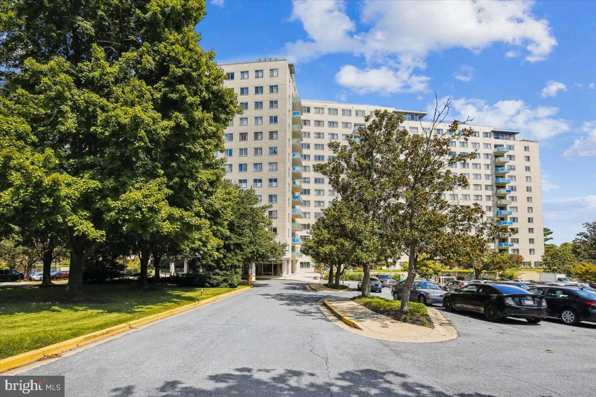 10201 Grosvenor Place Unit 1009