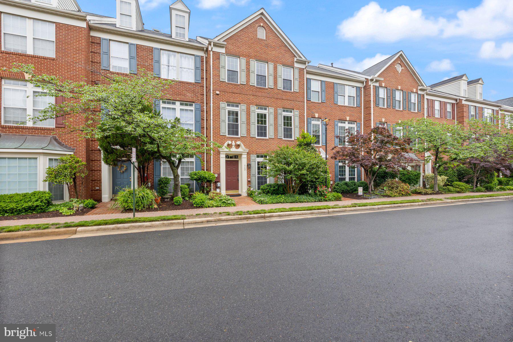 713 NORFOLK LANE