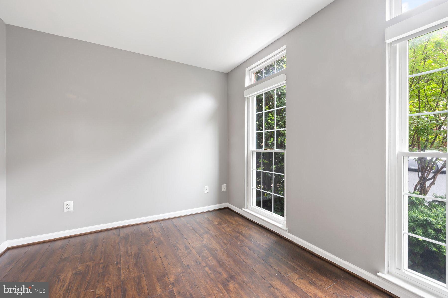 713 NORFOLK LANE