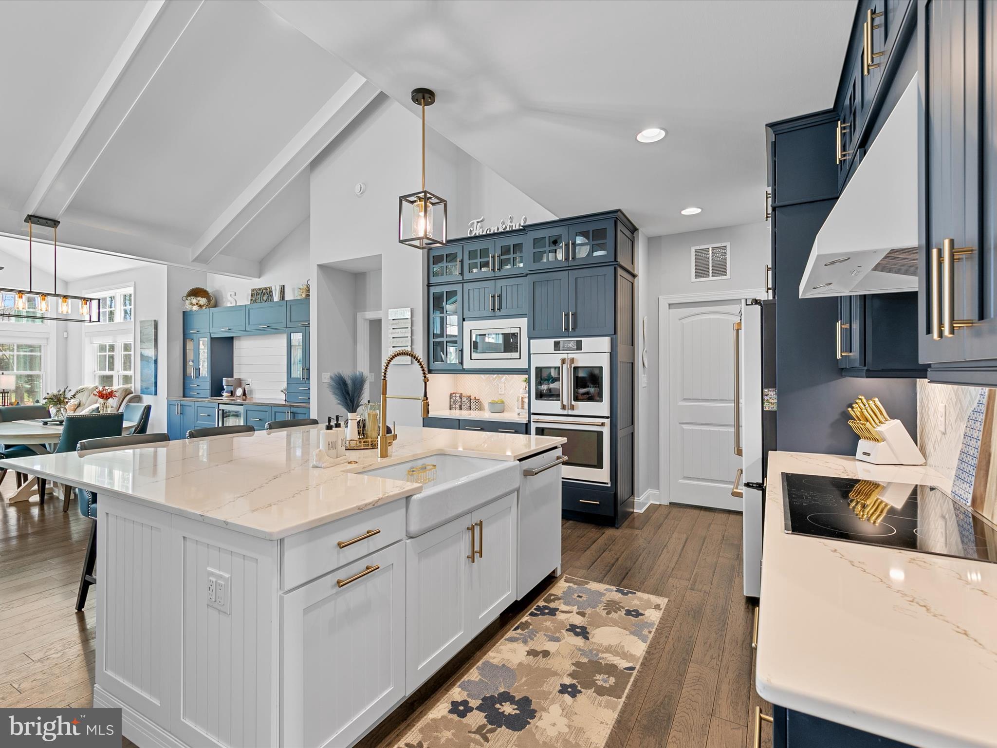 PENINSULA LAKES - Residential