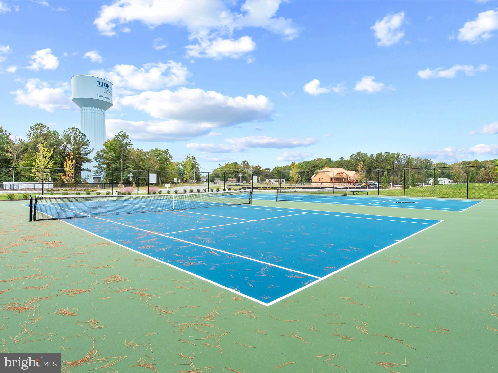 PENINSULA LAKES - Residential