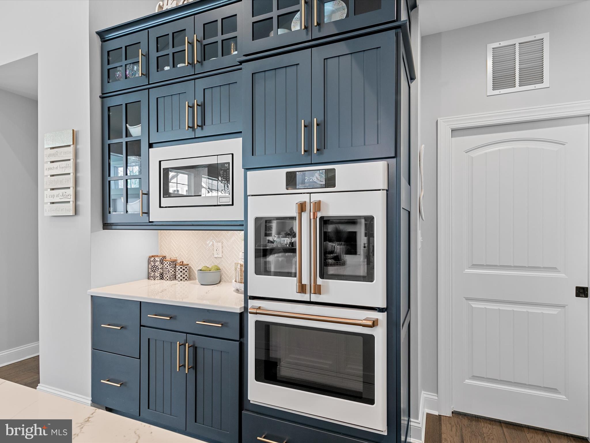 PENINSULA LAKES - Residential