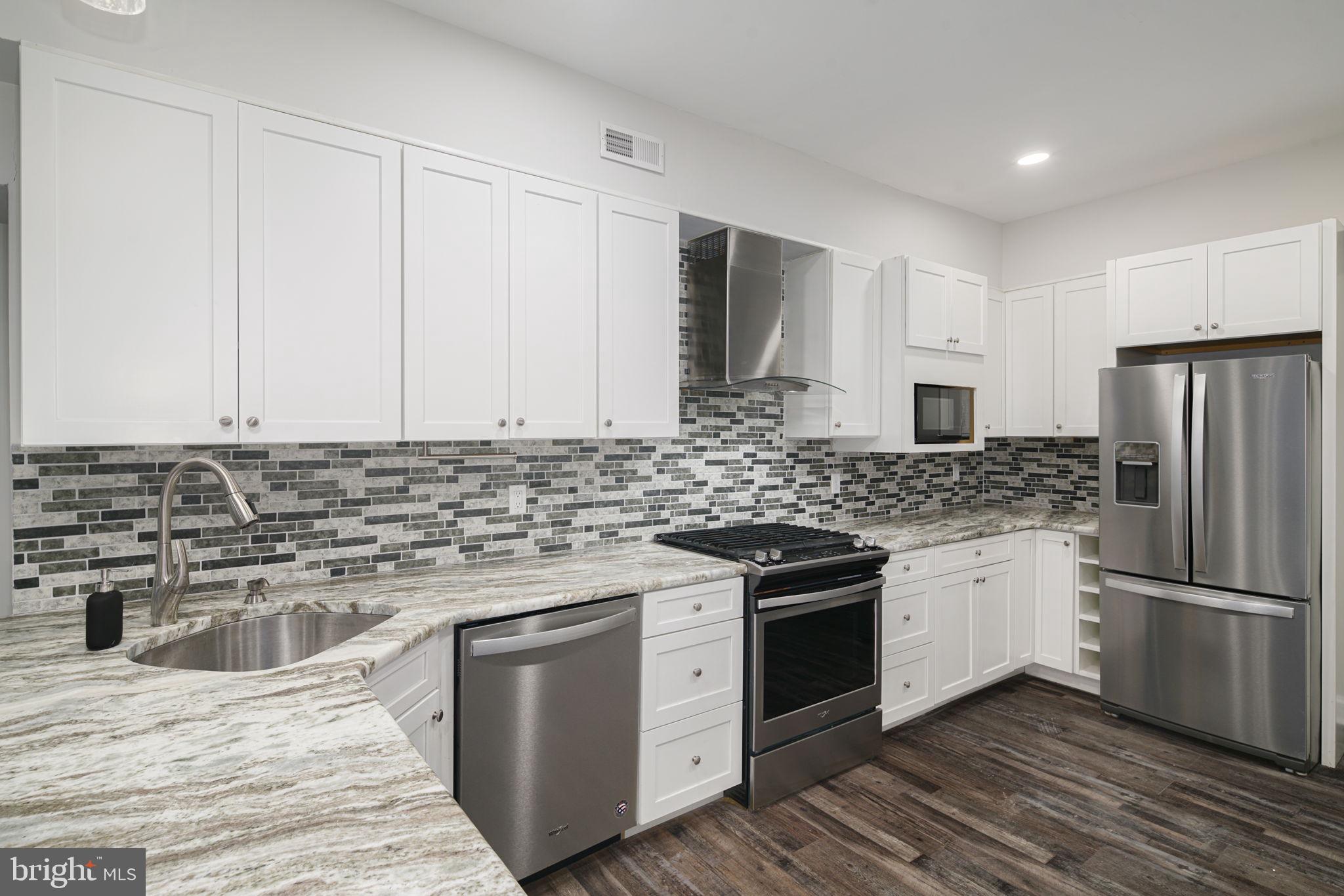 ITALIAN MARKET - Residential Lease