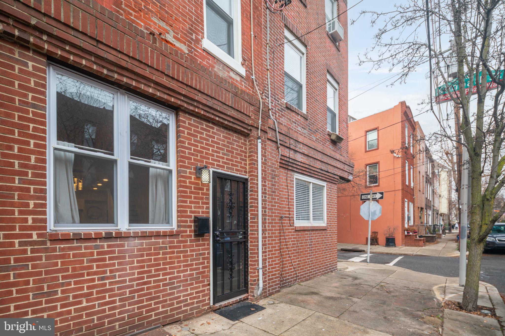 ITALIAN MARKET - Residential Lease