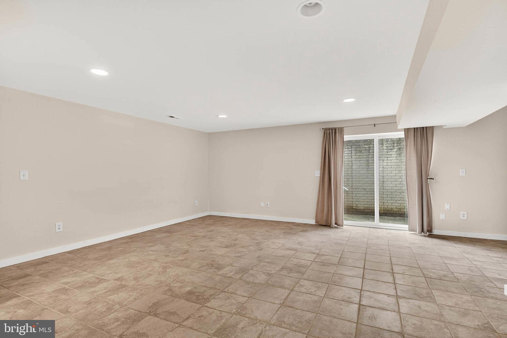 VILLAS AT SEVERNA PARK - Residential