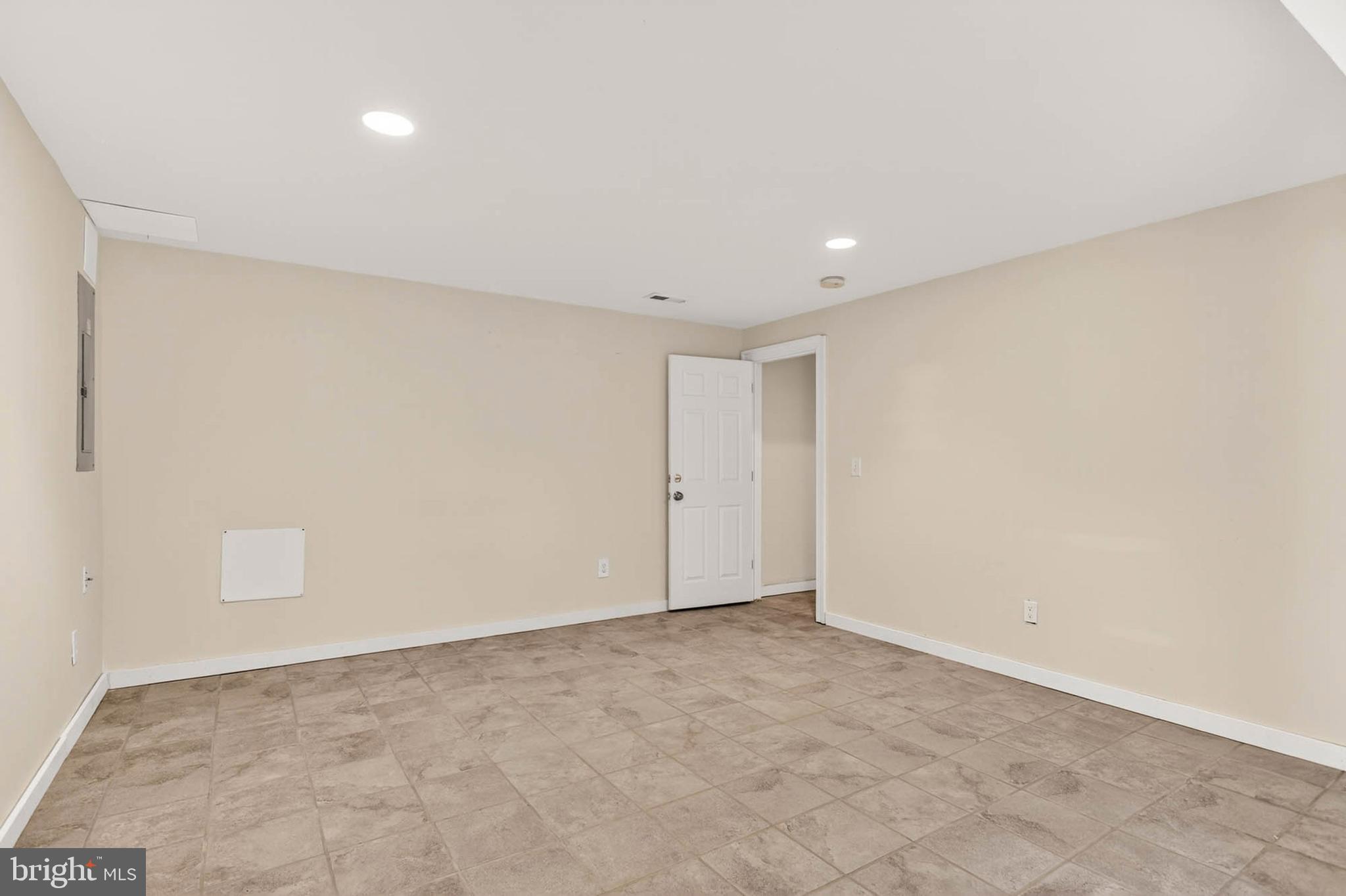 VILLAS AT SEVERNA PARK - Residential