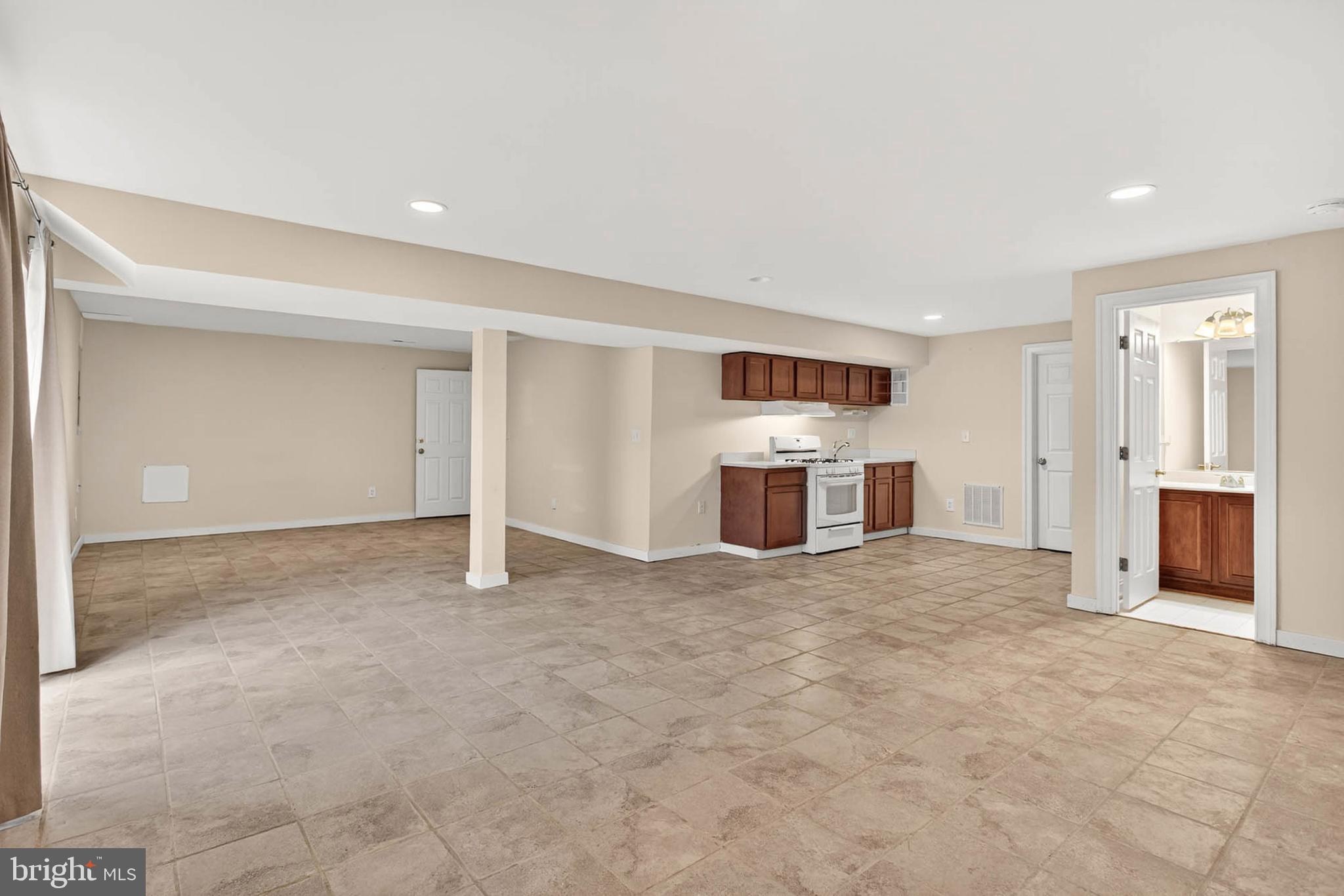 VILLAS AT SEVERNA PARK - Residential