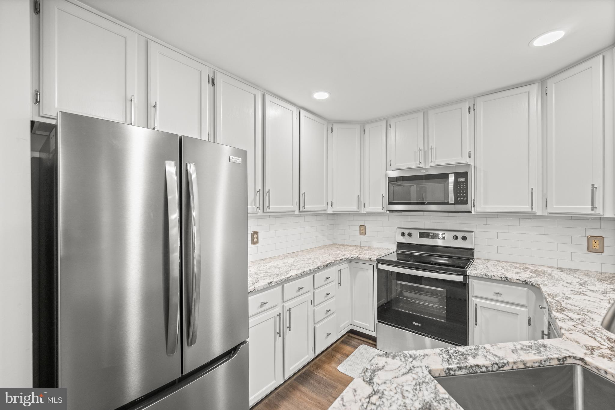 MONTGOMERY BROOK - Residential