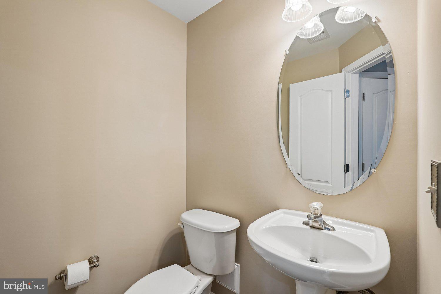 THE TOWNES AT VILLAGE PLACE - Residential