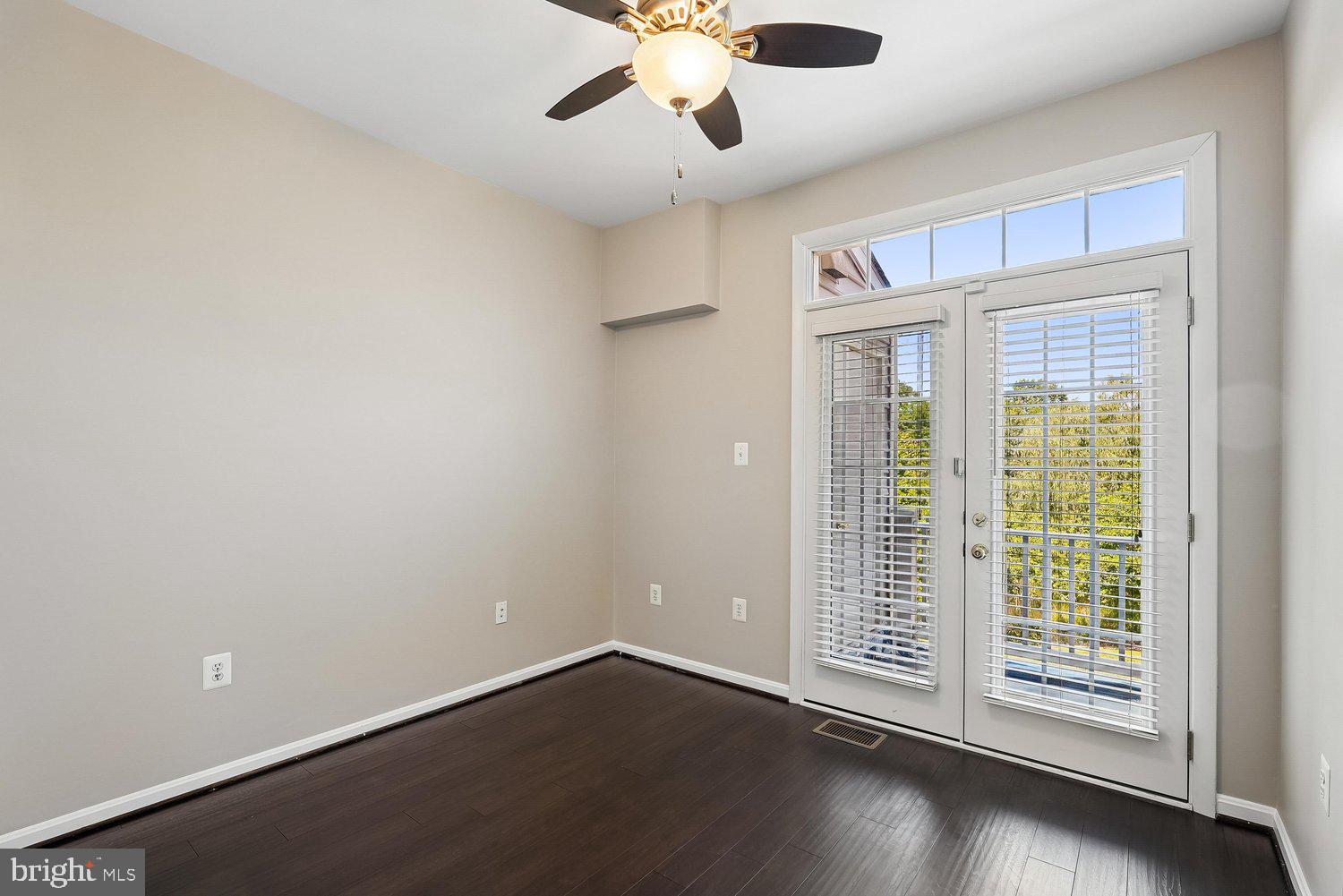 THE TOWNES AT VILLAGE PLACE - Residential