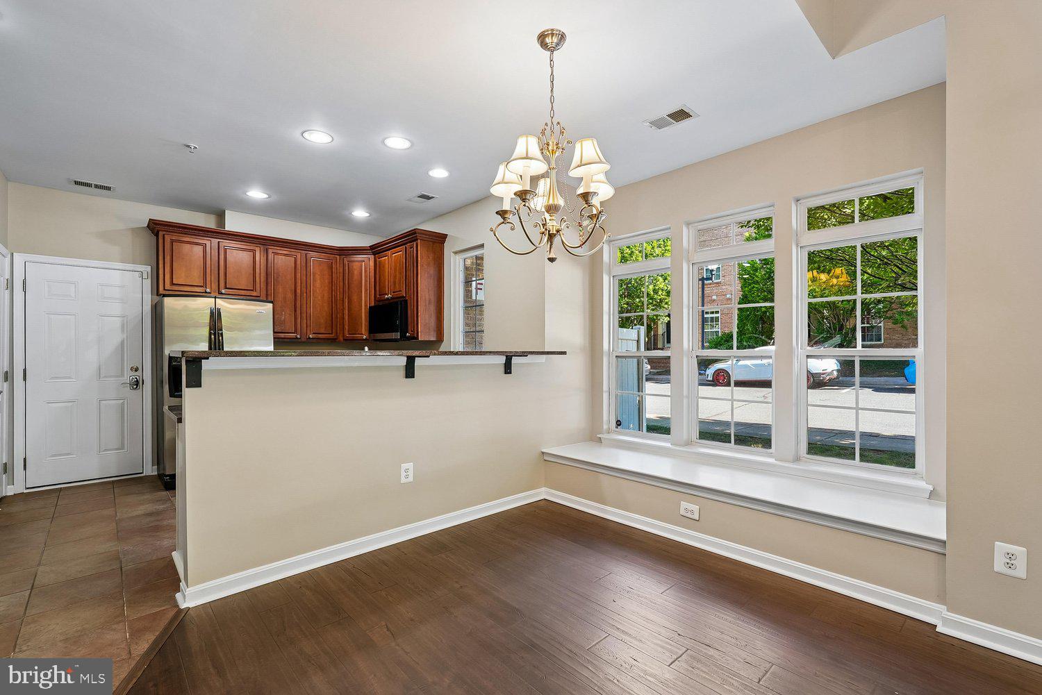 THE TOWNES AT VILLAGE PLACE - Residential
