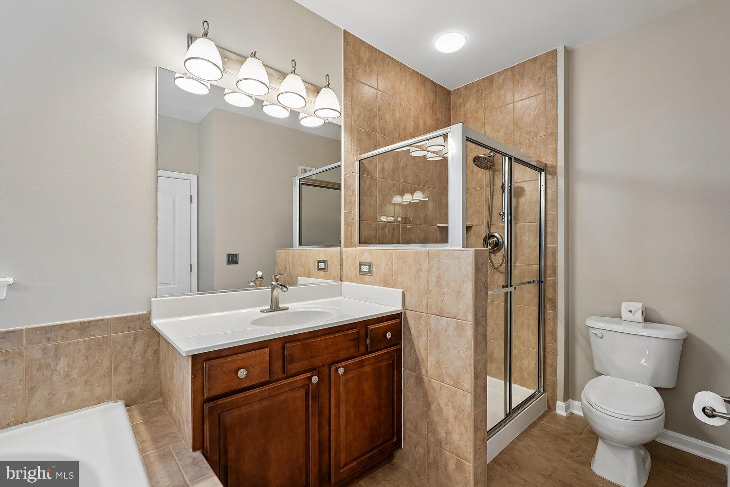 THE TOWNES AT VILLAGE PLACE - Residential
