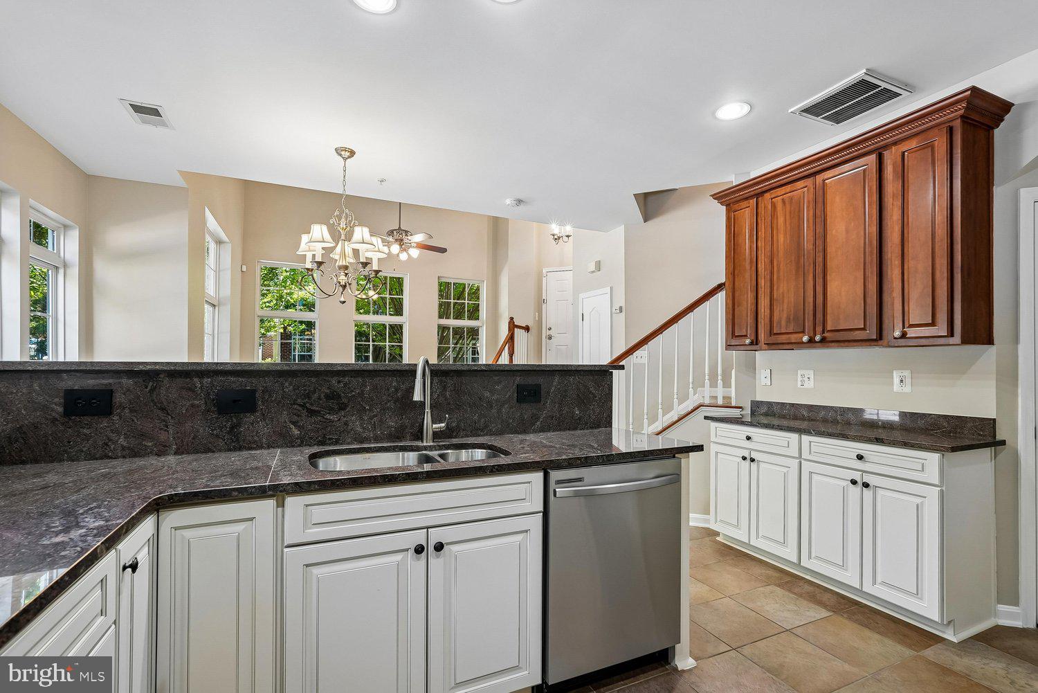 THE TOWNES AT VILLAGE PLACE - Residential