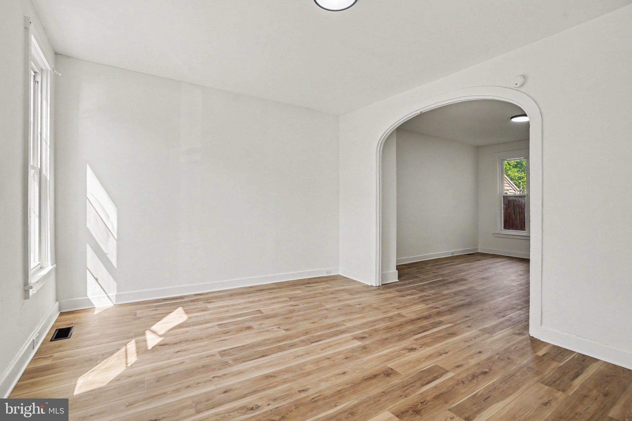 216 W ALLEN STREET