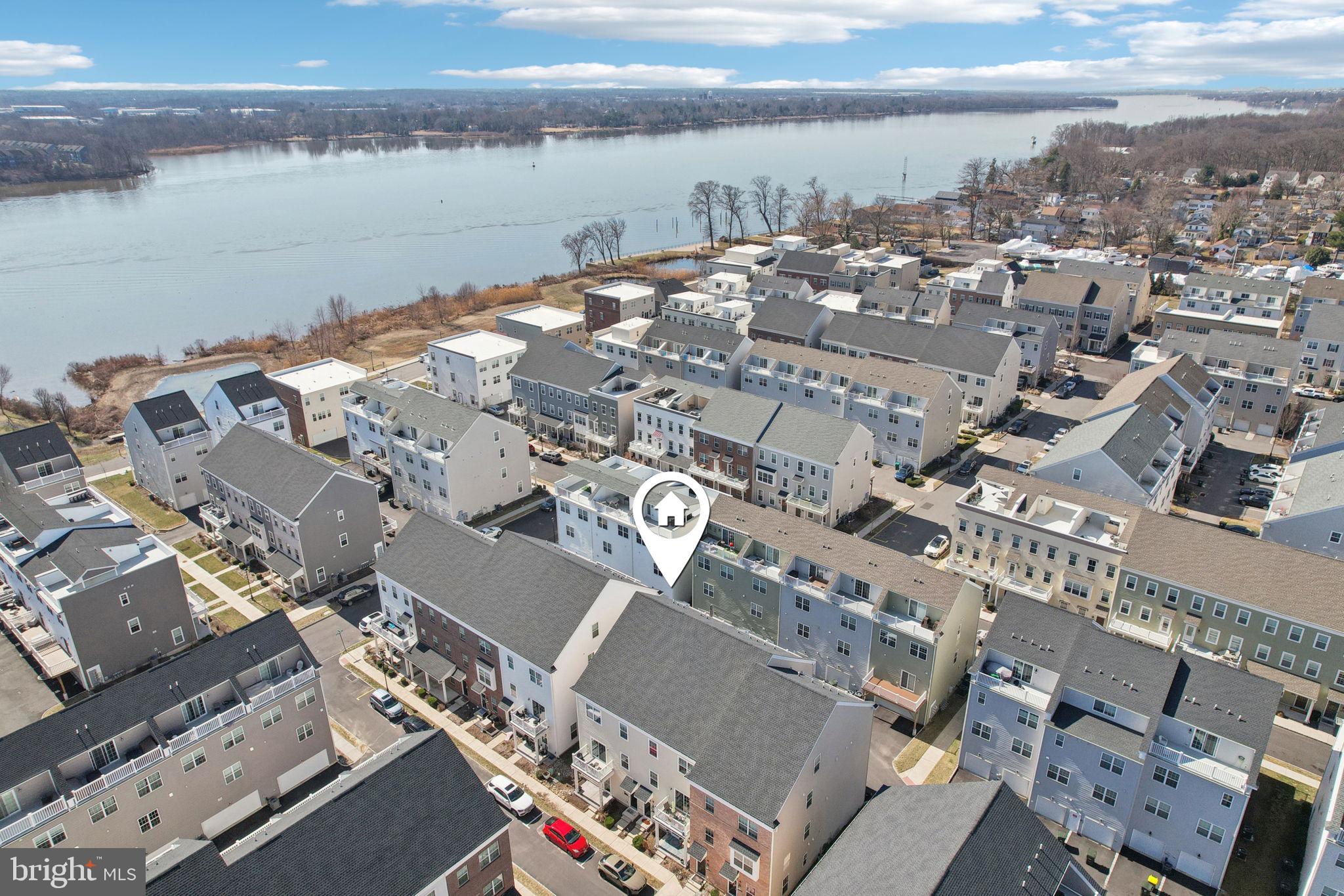 WATERSIDE - Residential