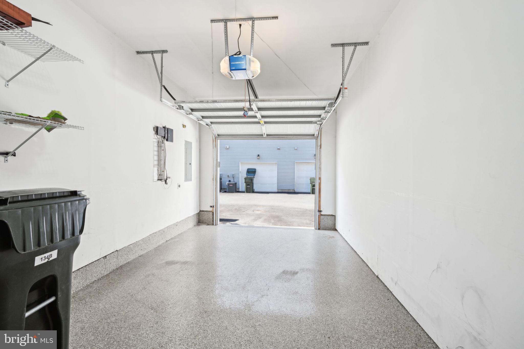 WATERSIDE - Residential